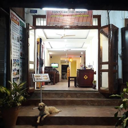 Tony Central Hostel Luang Prabang Exteriör bild