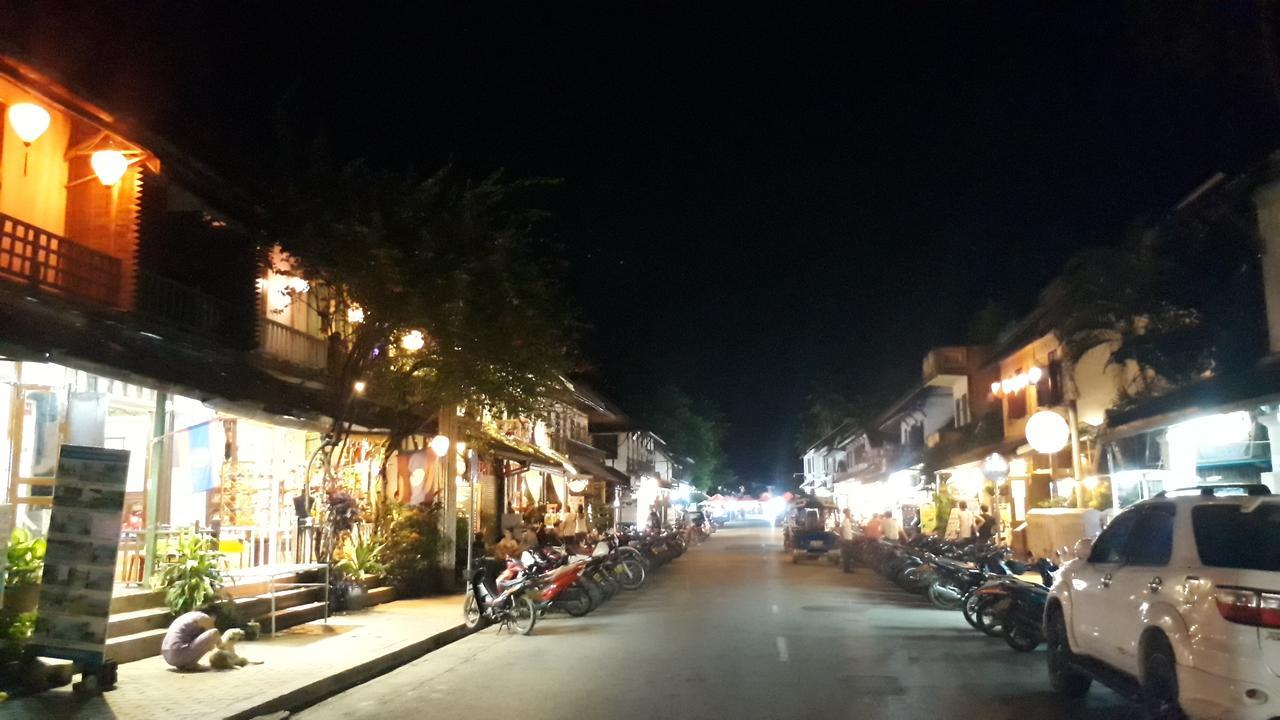 Tony Central Hostel Luang Prabang Exteriör bild