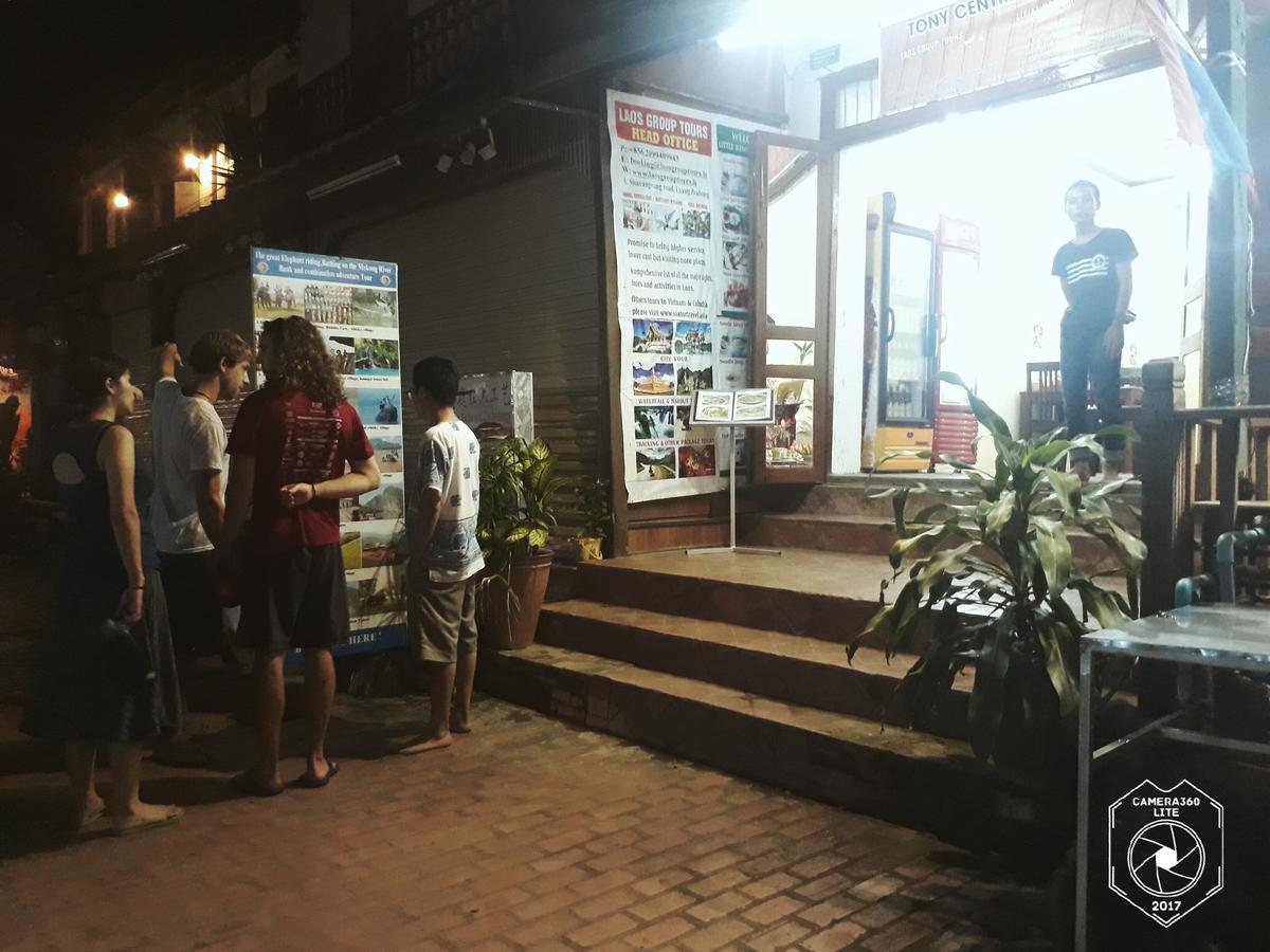 Tony Central Hostel Luang Prabang Exteriör bild