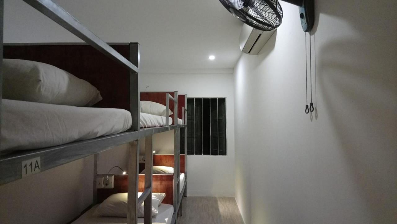Tony Central Hostel Luang Prabang Exteriör bild